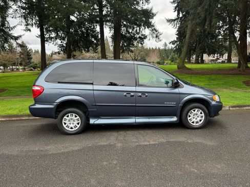 Used 2001 Dodge Grand Caravan Sport image 4