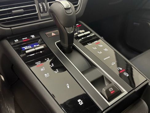 New 2026 Porsche Macan image 34