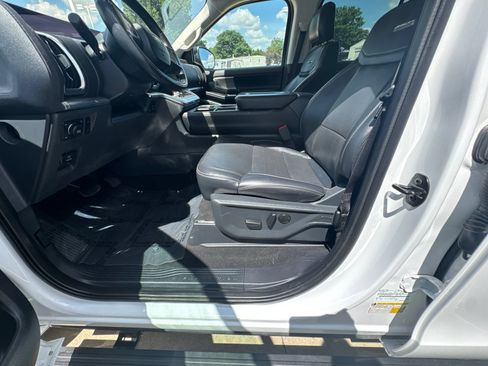 Used 2025 Ford Expedition Platinum AWD/4WD image 31