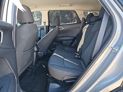 Used 2024 Kia Sportage LX image 17