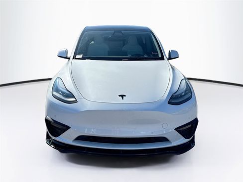 Used 2021 Tesla Model Y Long Range image 2