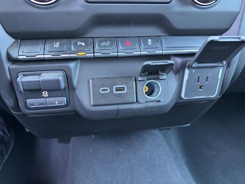 Used 2025 Chevrolet Silverado 2500 W/T w/ WT/CX Safety Package AWD/4WD image 40