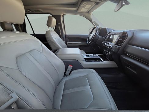 Used 2018 Ford Expedition Max Limited w/ Equipment Group 301A image 10