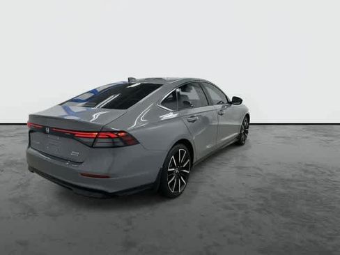 Used 2025 Honda Accord Touring image 3
