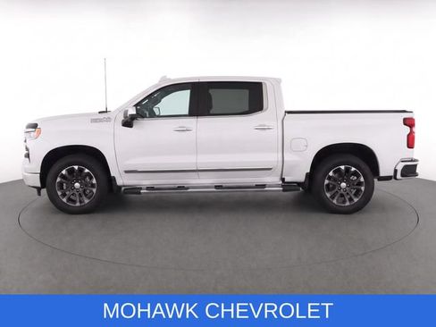 Used 2025 Chevrolet Silverado 1500 High Country w/ Technology Package AWD/4WD image 7