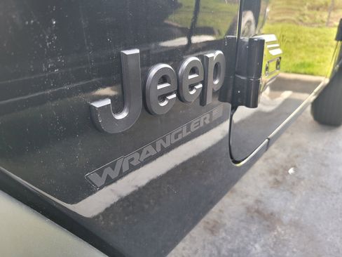 Used 2026 Jeep Wrangler Unlimited Sport AWD/4WD image 8
