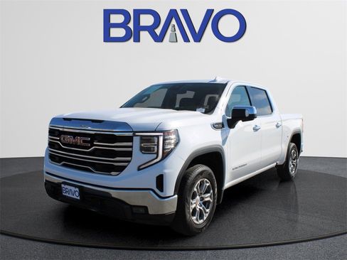 Used 2024 GMC Sierra 1500 SLT image 1