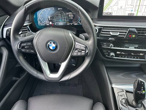 Used 2023 BMW 530e w/ Convenience Package image 14
