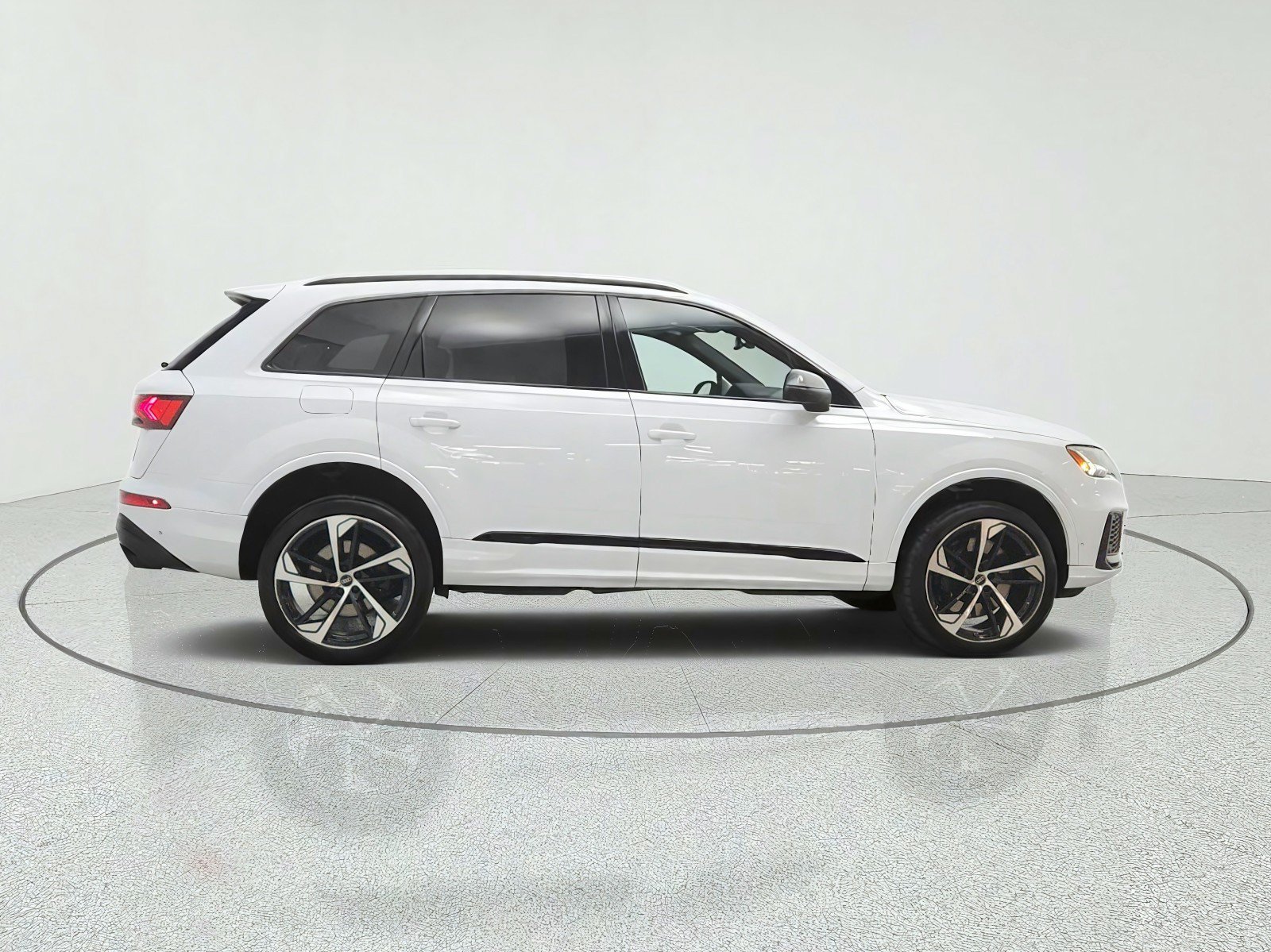 Used 2023 Audi SQ7 Premium Plus w/ Executive Package AWD/4WD image 4