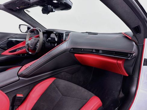 Used 2025 Chevrolet Corvette Z06 w/ Z07 Performance Package RWD image 32