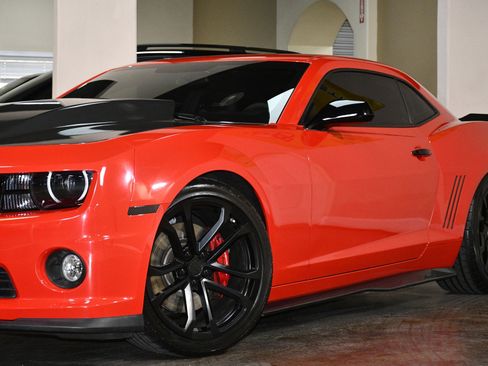 Used 2013 Chevrolet Camaro SS w/ SS Performance Package image 54