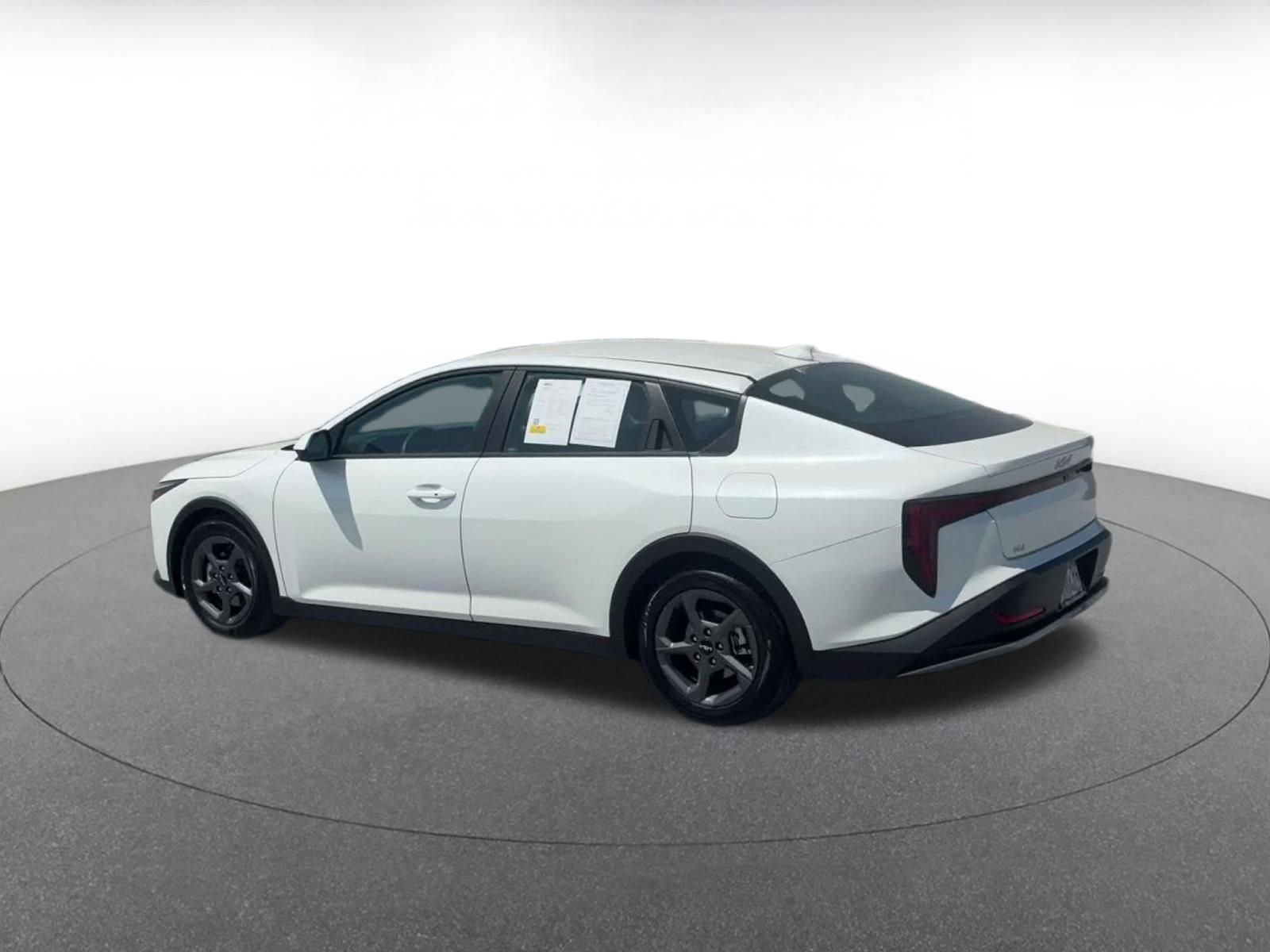 Used 2025 Kia K4 FWD image 11