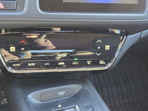Used 2022 Honda HR-V EX image 19