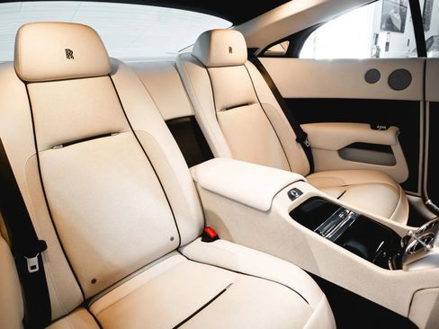Used 2015 Rolls-Royce Wraith RWD image 27
