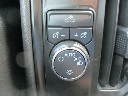 Used 2023 Chevrolet Silverado 1500 Custom image 11