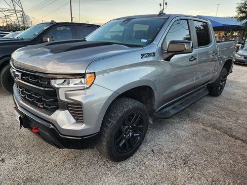Used 2024 Chevrolet Silverado 1500 LT Trail Boss w/ Convenience Package II AWD/4WD image 2