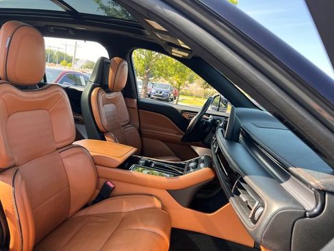 Used 2020 Lincoln Aviator Black Label w/ Dynamic Handling Package AWD/4WD image 35