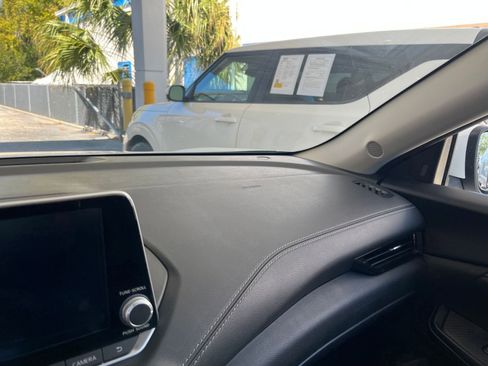 Used 2025 Nissan Sentra SV image 33