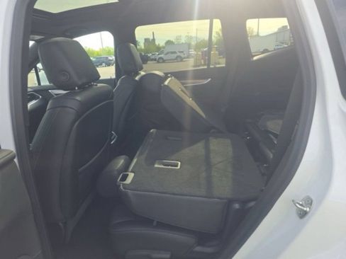 Used 2024 Cadillac XT6 Luxury w/ LPO, Floor Liner Package AWD/4WD image 12