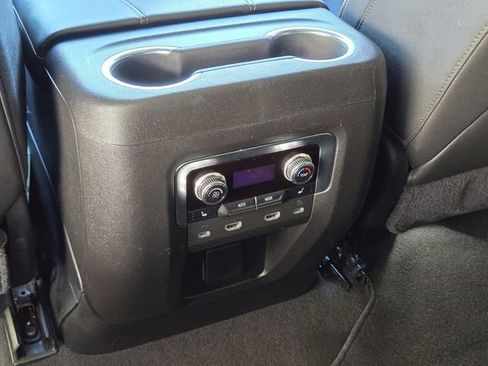 Used 2021 GMC Yukon SLT w/ SLT Premium Package RWD image 21