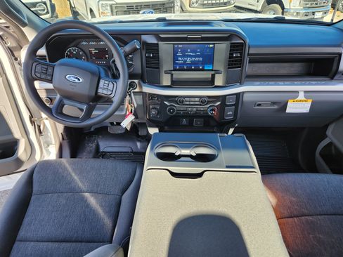 New 2026 Ford F250 XL w/ XL Chrome Package image 17
