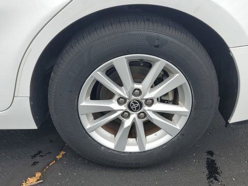 Used 2025 Toyota Camry LE FWD image 5