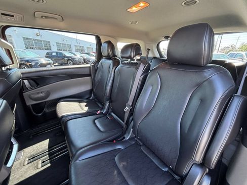 Used 2026 Kia Carnival FWD image 27