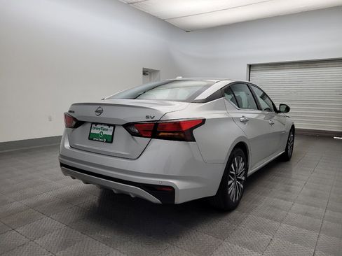 Used 2023 Nissan Altima 2.5 SV image 9