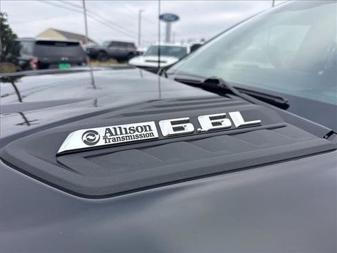 Used 2025 Chevrolet Silverado 2500 Custom w/ Custom Value Package image 15