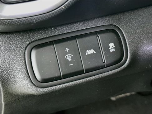 Used 2020 Hyundai Venue SE FWD image 16