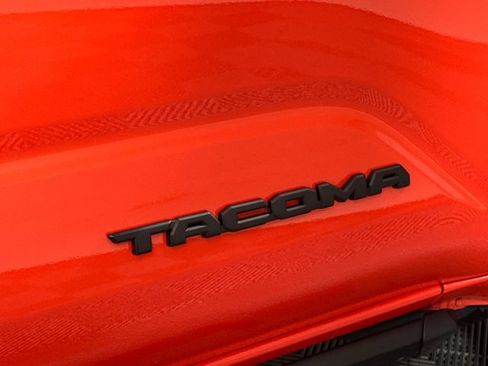 Used 2024 Toyota Tacoma TRD Off-Road w/ TRD Off Road Premium Package AWD/4WD image 17