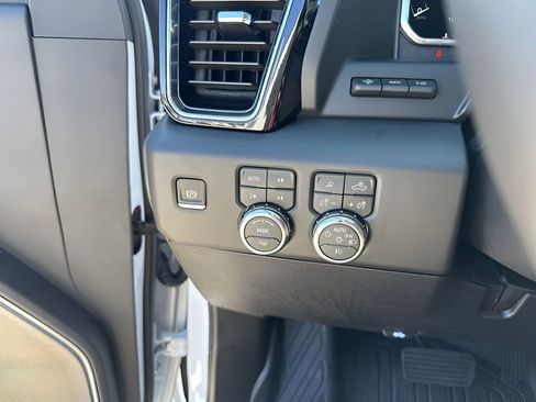 New 2026 GMC Sierra 3500 Denali Ultimate AWD/4WD image 33