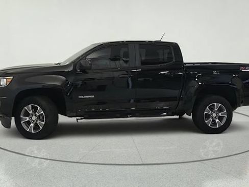 Used 2019 Chevrolet Colorado Z71 AWD/4WD image 2