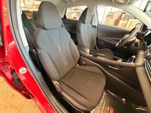 Used 2022 Hyundai Elantra SEL FWD image 17