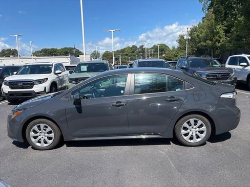Used 2026 Toyota Corolla LE FWD image 8