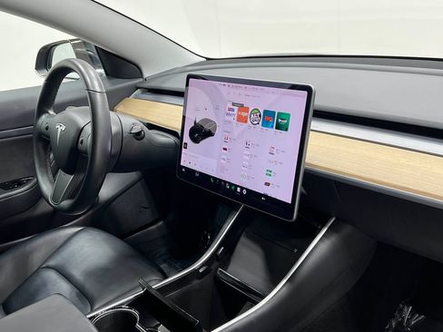 Used 2019 Tesla Model 3 Standard Range Plus RWD image 21