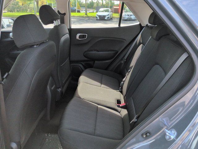 Used 2026 Hyundai Venue SE FWD image 13