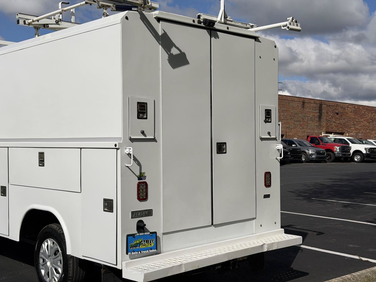 Used 2019 Ford Transit 350 138 RWD image 34