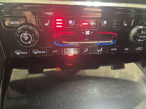 Certified 2022 Jeep Grand Cherokee L Overland image 19