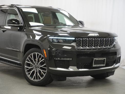 Certified 2024 Jeep Grand Cherokee L Summit AWD/4WD image 3