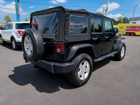Used 2012 Jeep Wrangler Unlimited Sport w/ Connectivity Group AWD/4WD image 6