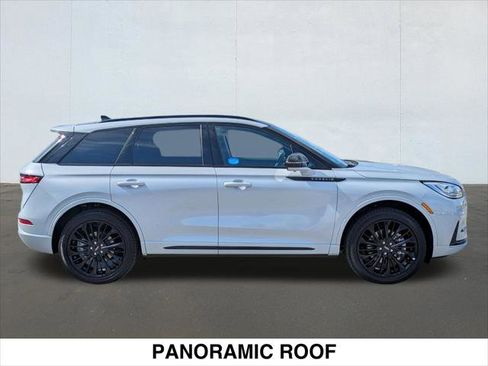Used 2025 Lincoln Corsair Grand Touring w/ Equipment Group 302A AWD/4WD image 6