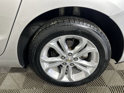 Used 2019 Chevrolet Cruze LT FWD image 32