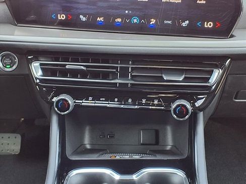 New 2026 Chevrolet Traverse LT image 12