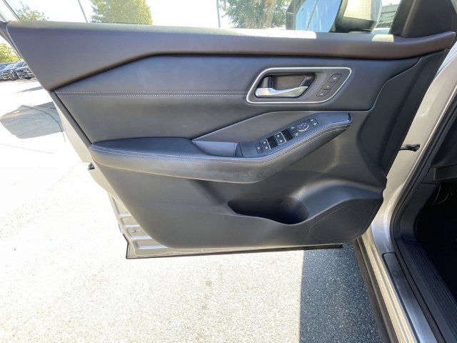 Used 2023 Nissan Rogue Platinum w/ Platinum Premium Package AWD/4WD image 18