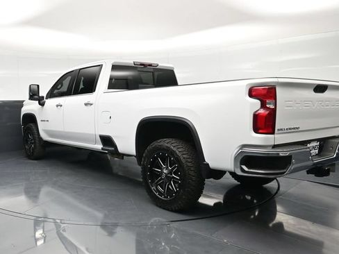 Used 2022 Chevrolet Silverado 2500 LTZ w/ LTZ Premium Package AWD/4WD image 12