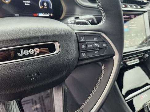 New 2025 Jeep Grand Cherokee Laredo X w/ Luxury Tech Group I AWD/4WD image 23