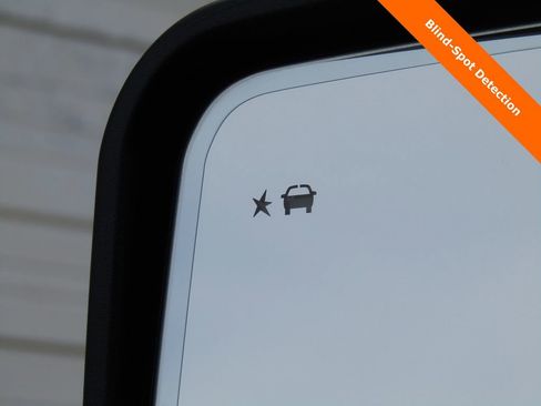 Used 2023 GMC Sierra 2500 Denali w/ Denali Black Diamond Edition image 15