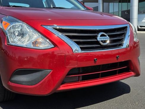 Used 2019 Nissan Versa SV FWD image 8