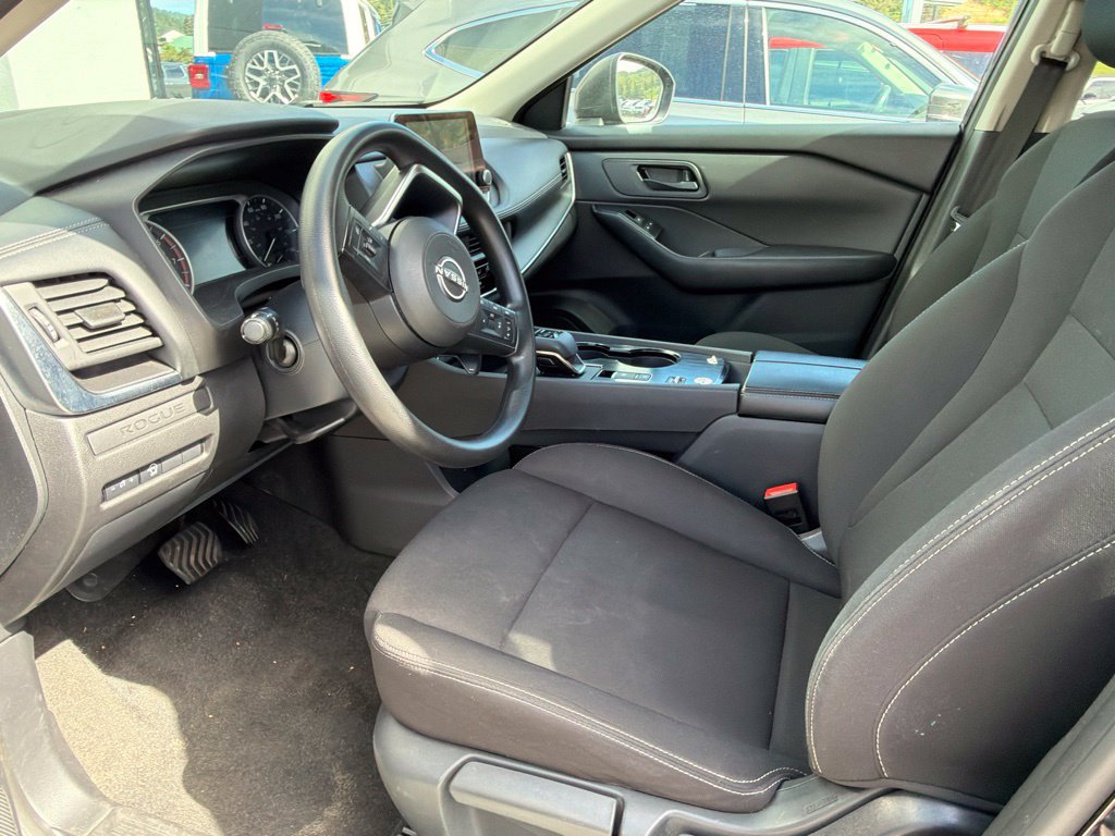 Used 2024 Nissan Rogue S FWD image 5